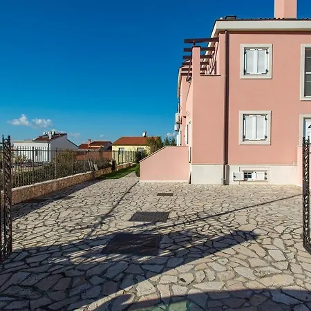 Daniel 7 Sea View Parking Wifi Lägenhet