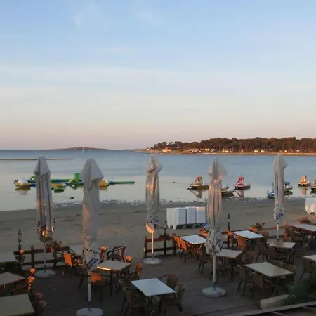 Daniel 7 Sea View Parking Wifi Apartment Medulin